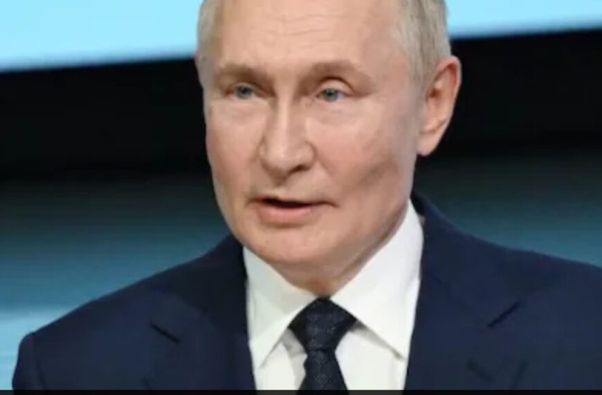 Vladimir Putin has reportedly advised Russians to have sex at work, during their lunch and coffee breaks, in an effort to combat the country’s declining birth rate.